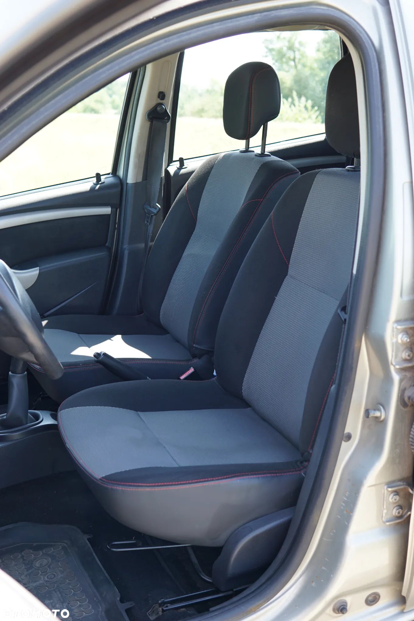 Dacia Duster 1.5 dCi Ambiance - 11