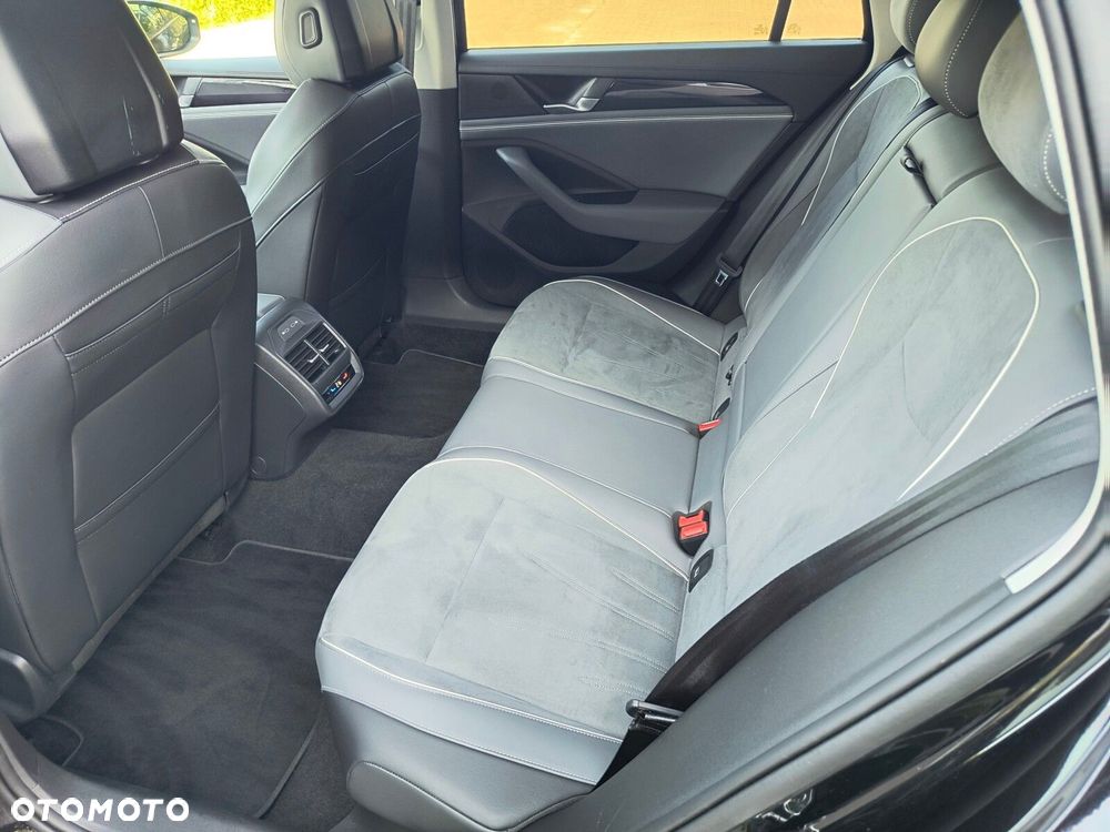 Volkswagen Passat - 16