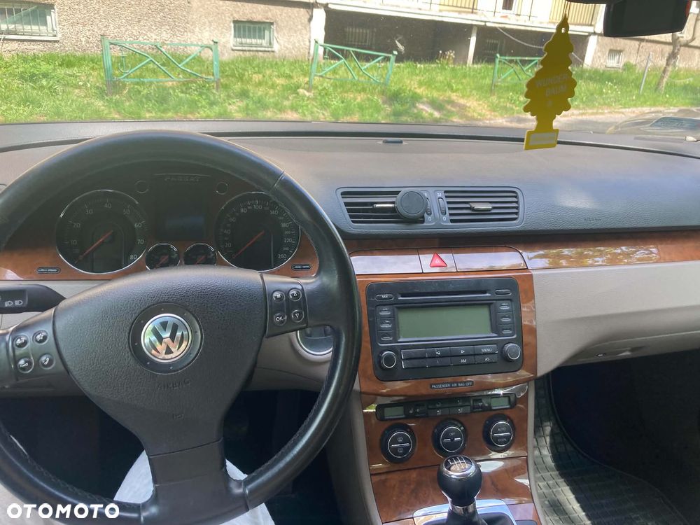 Volkswagen Passat 2.0 FSI Highline - 5