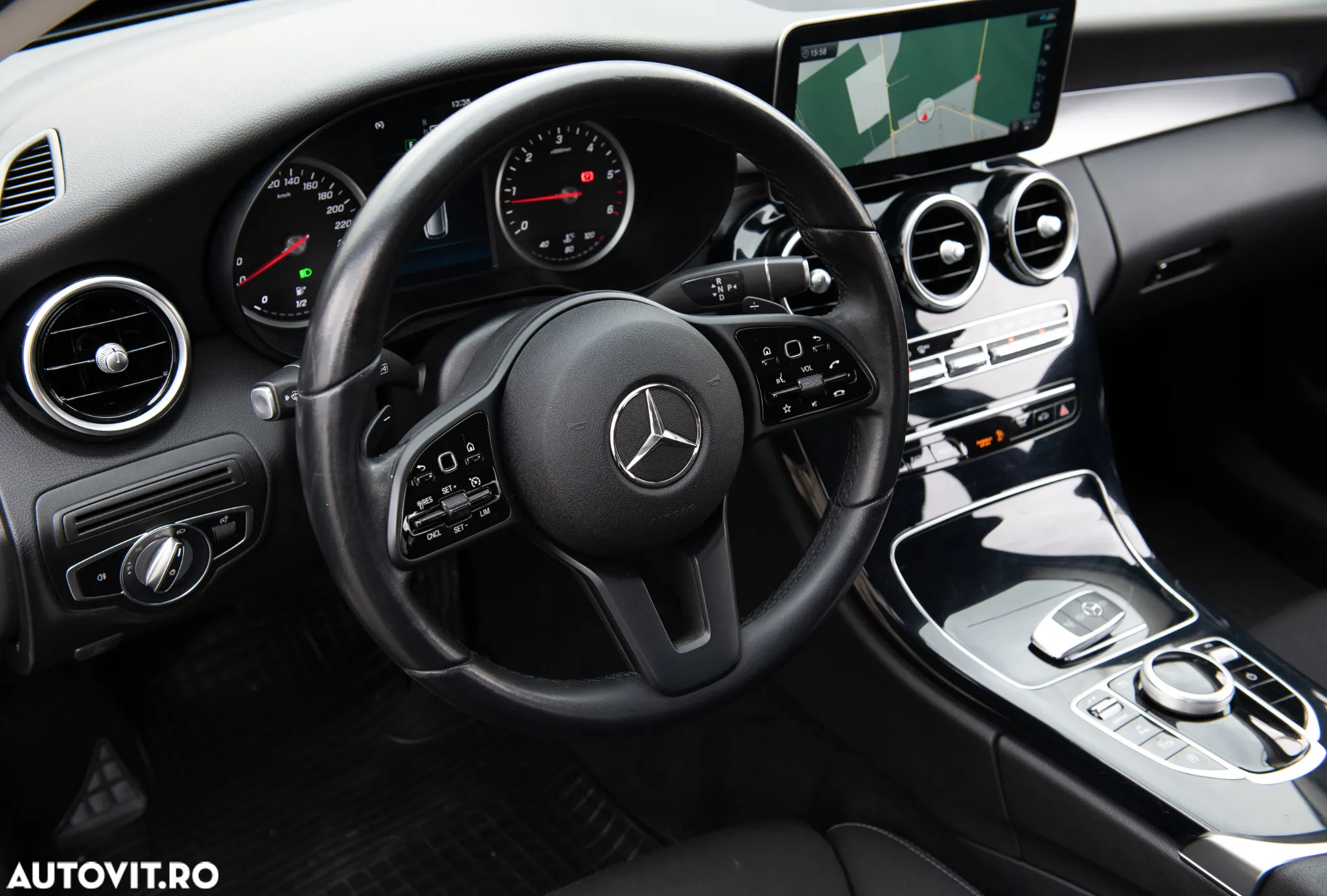 Mercedes-Benz C 220 d 4Matic T 9G-TRONIC Avantgarde - 37