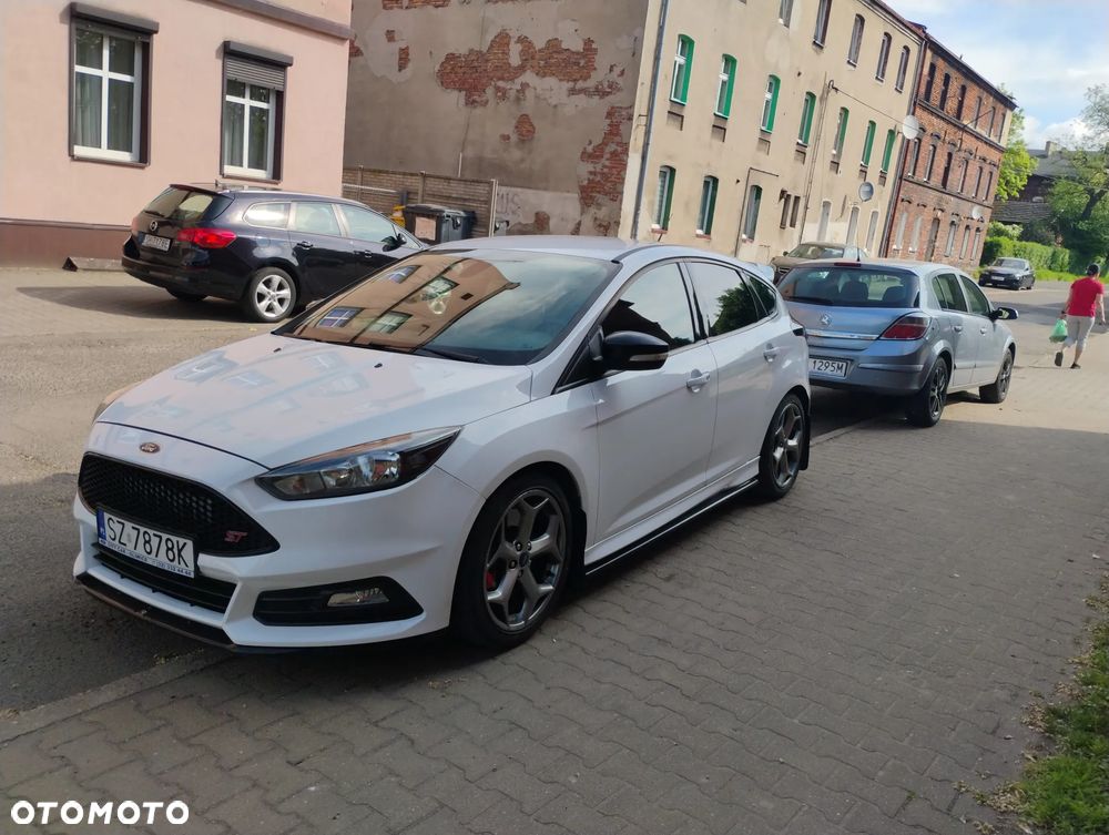 Ford Focus - 38