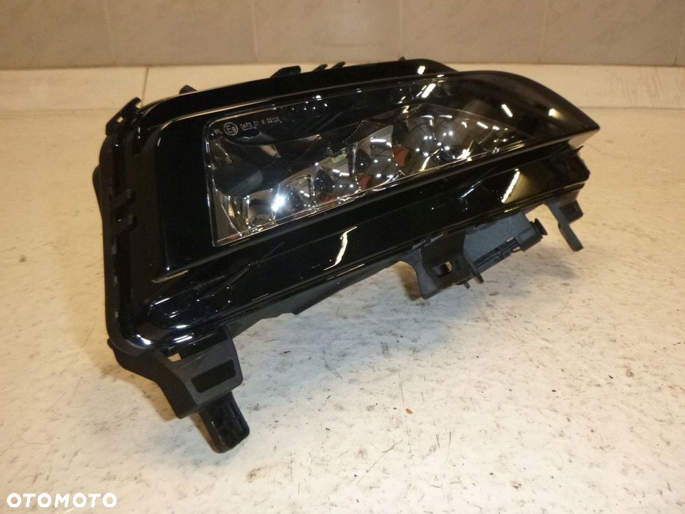 SKODA OCTAVIA 4 HALOGEN LAMPA DRL LED PRAWY PRZÓD - 6