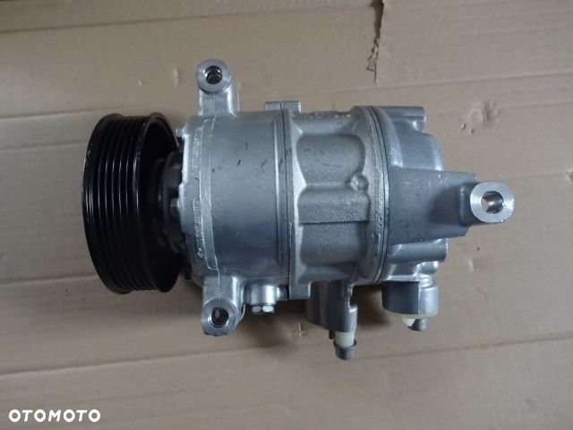 Kompresor klimatyzacji VW Touran III 5Q0816803J - 5