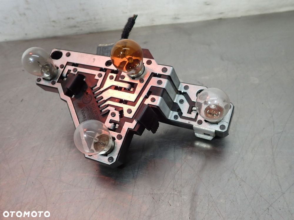 LAMPA LEWA TYLNA BMW E87 - 11