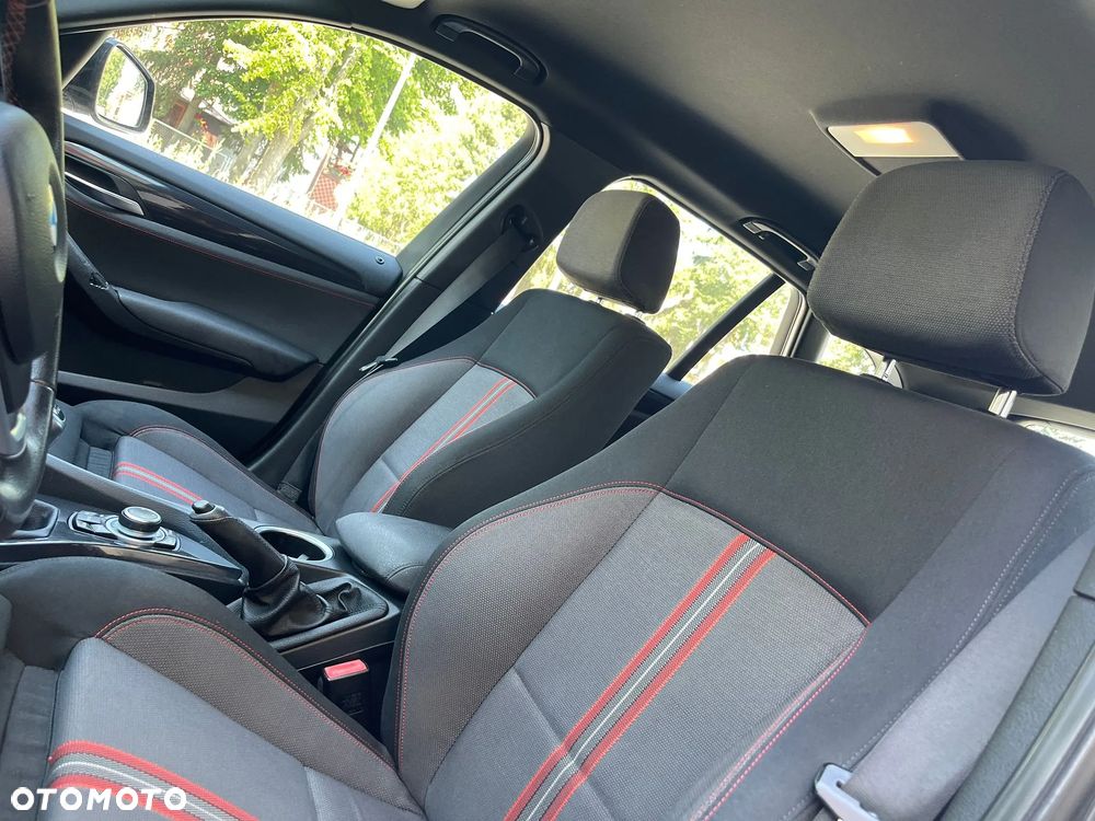 BMW X1 sDrive16d xLine - 25