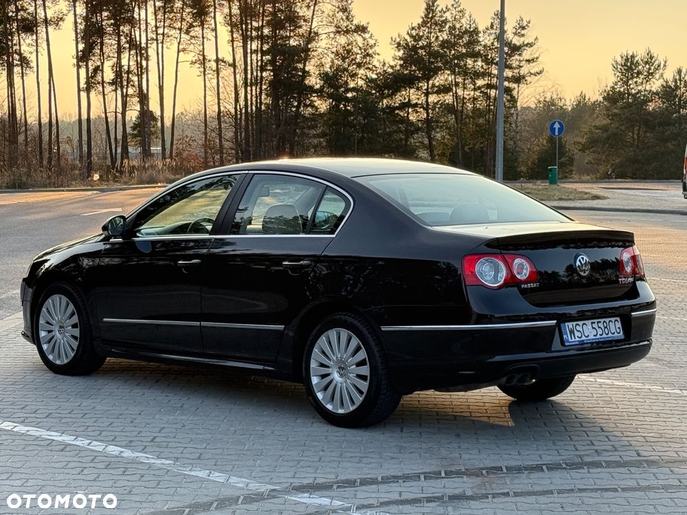 Volkswagen Passat 2.0 TDI Highline DSG - 4