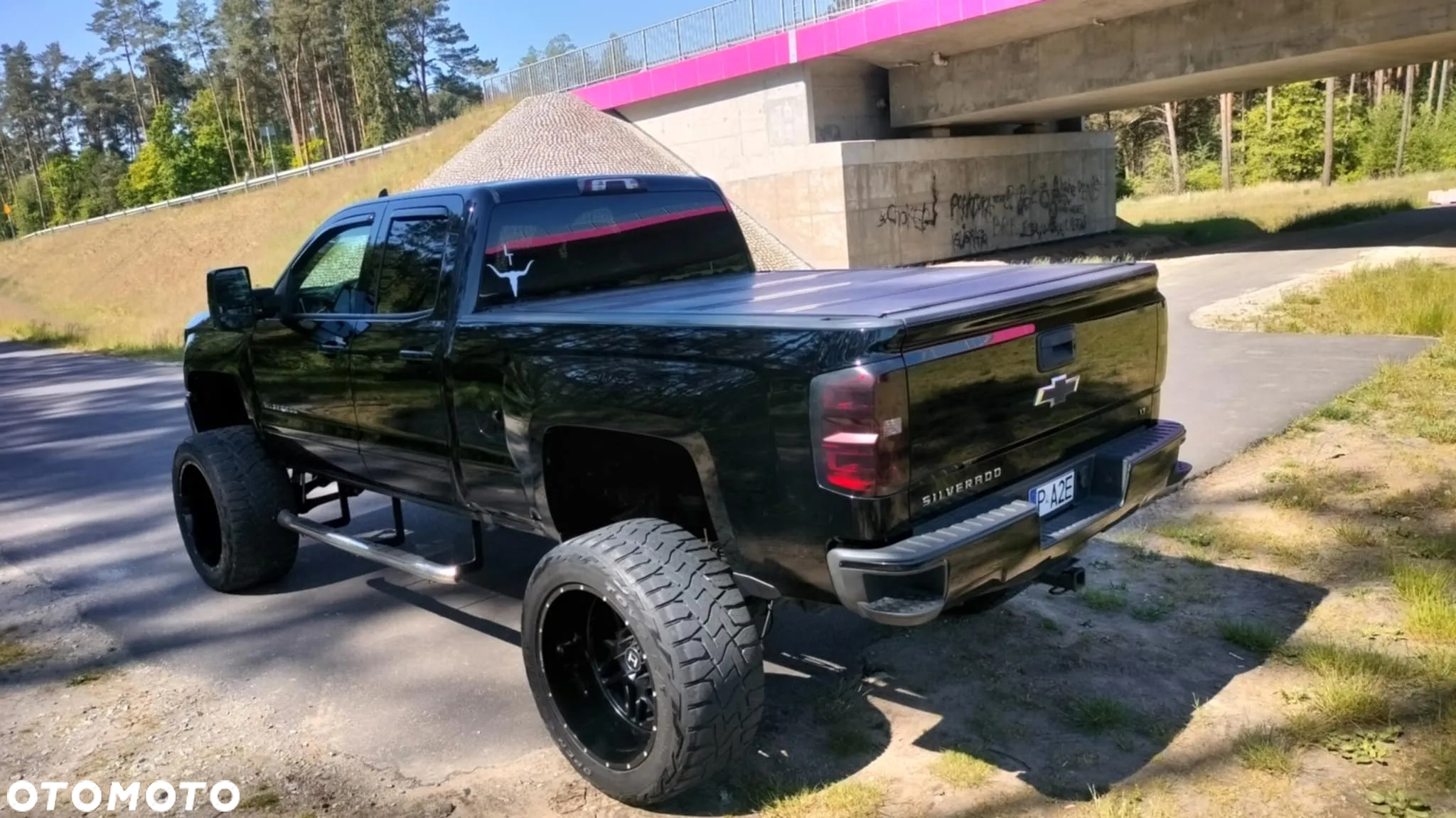 Chevrolet Silverado - 3