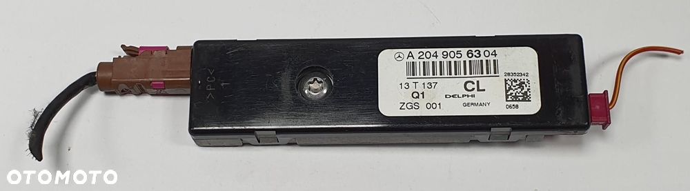 WZMACNIACZ ANTENY MERCEDES W204 A2049056304 - 1
