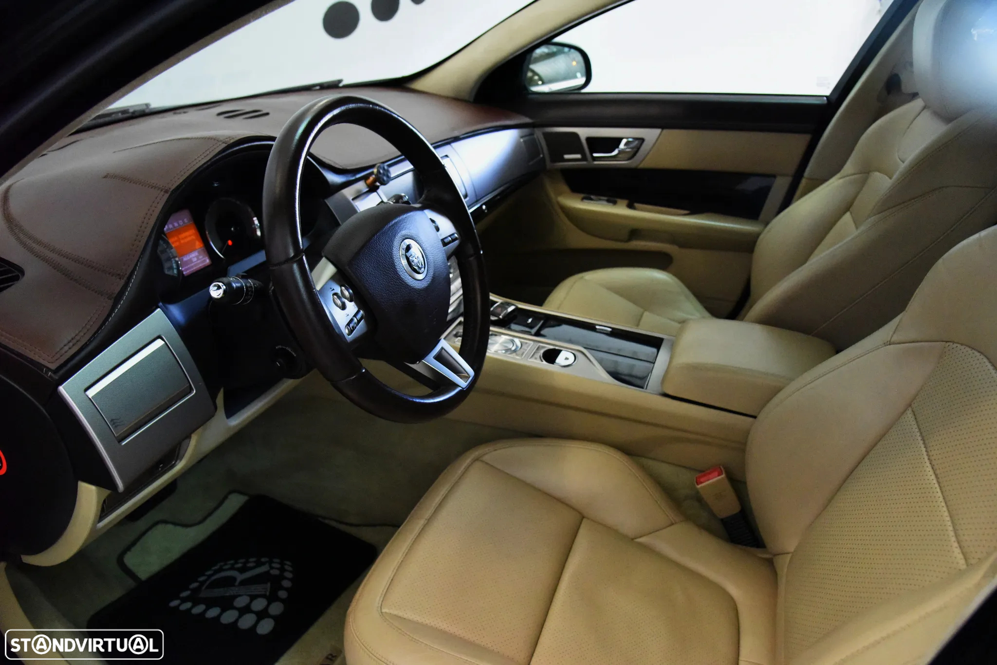 Jaguar XF 3.0 D V6 S Luxury - 12