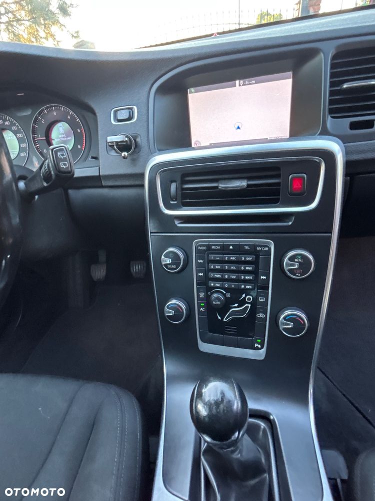 Volvo V60 D4 Business Edition - 38