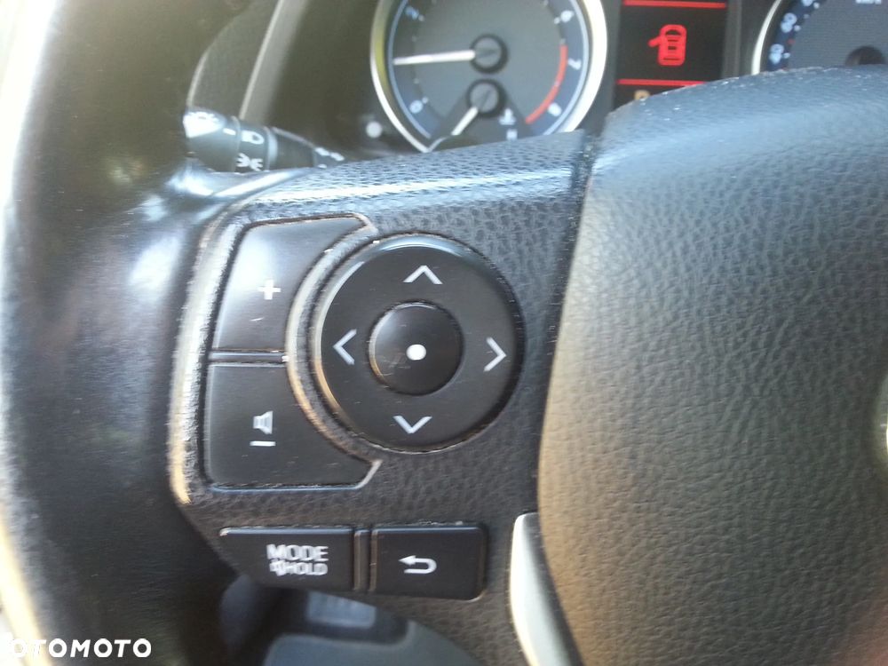 Toyota Auris 1.6 Premium MM - 23