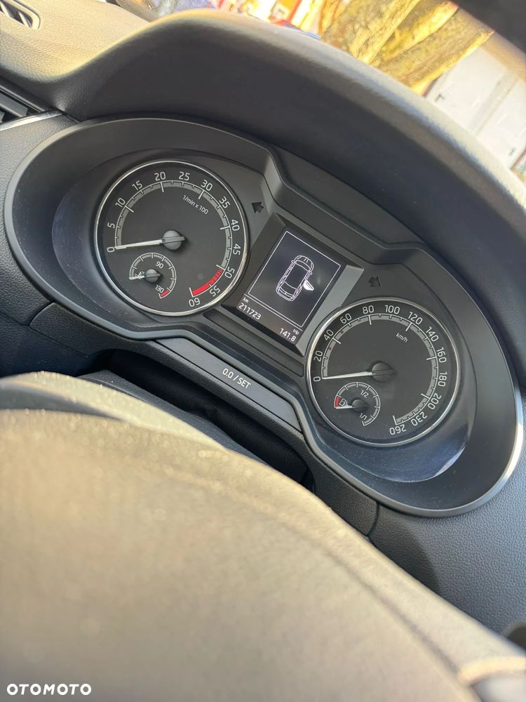 Skoda Octavia 1.6 TDI Clever DSG - 9