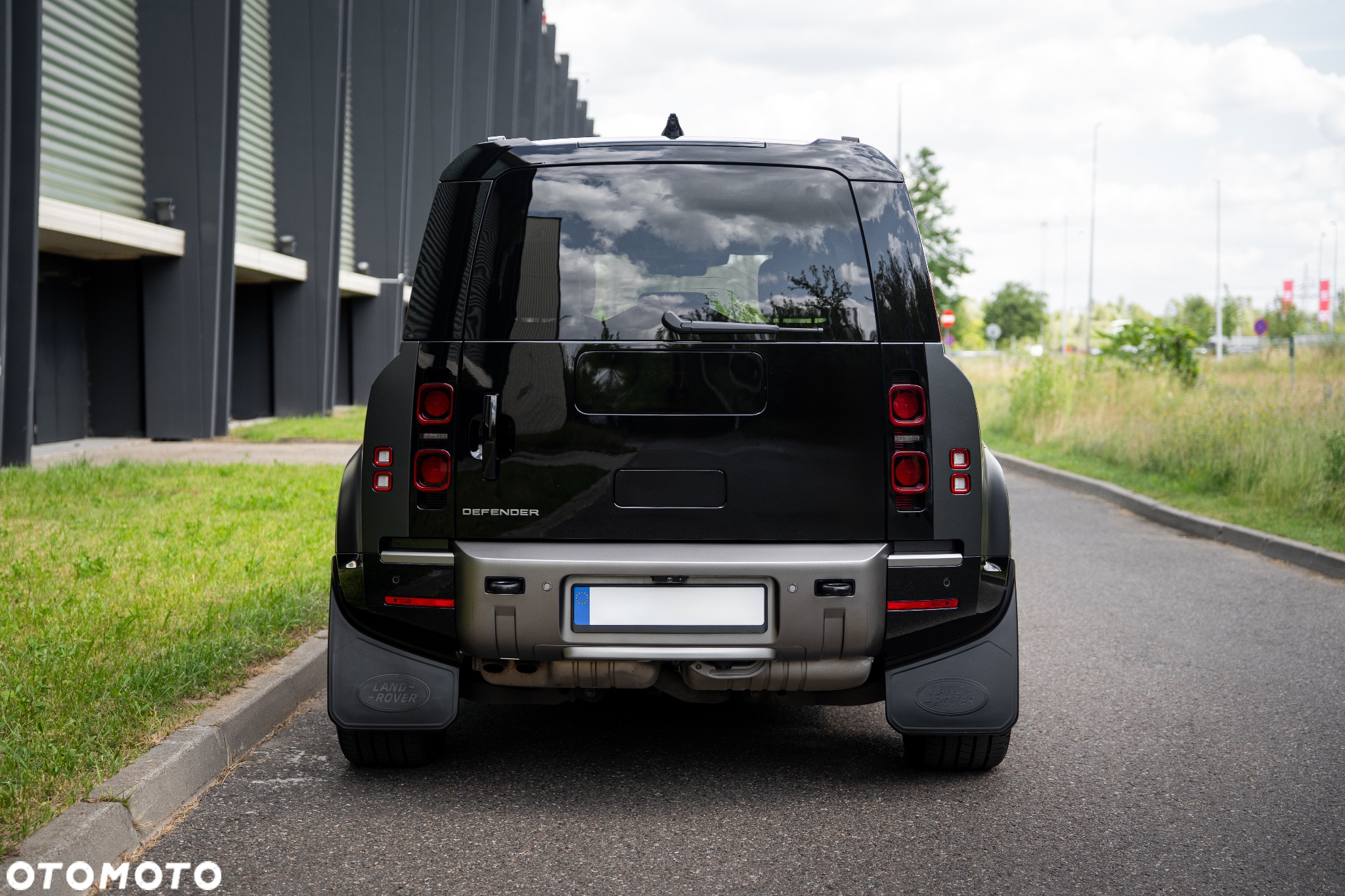 Land Rover Defender - 7