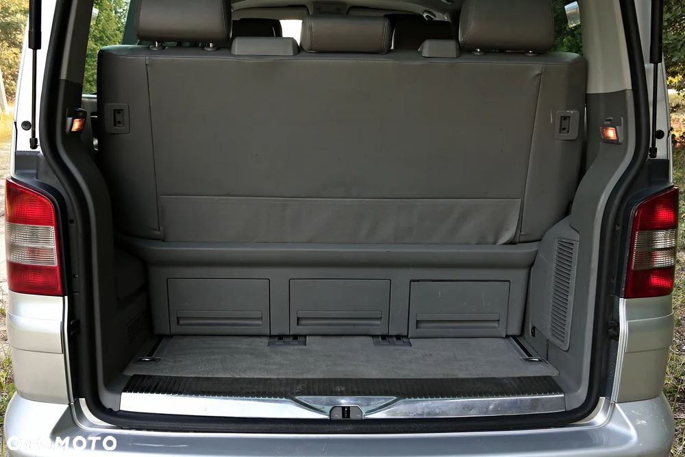 Volkswagen Multivan - 26