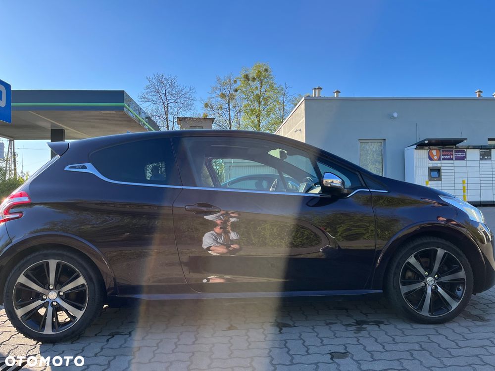 Peugeot 208 - 4