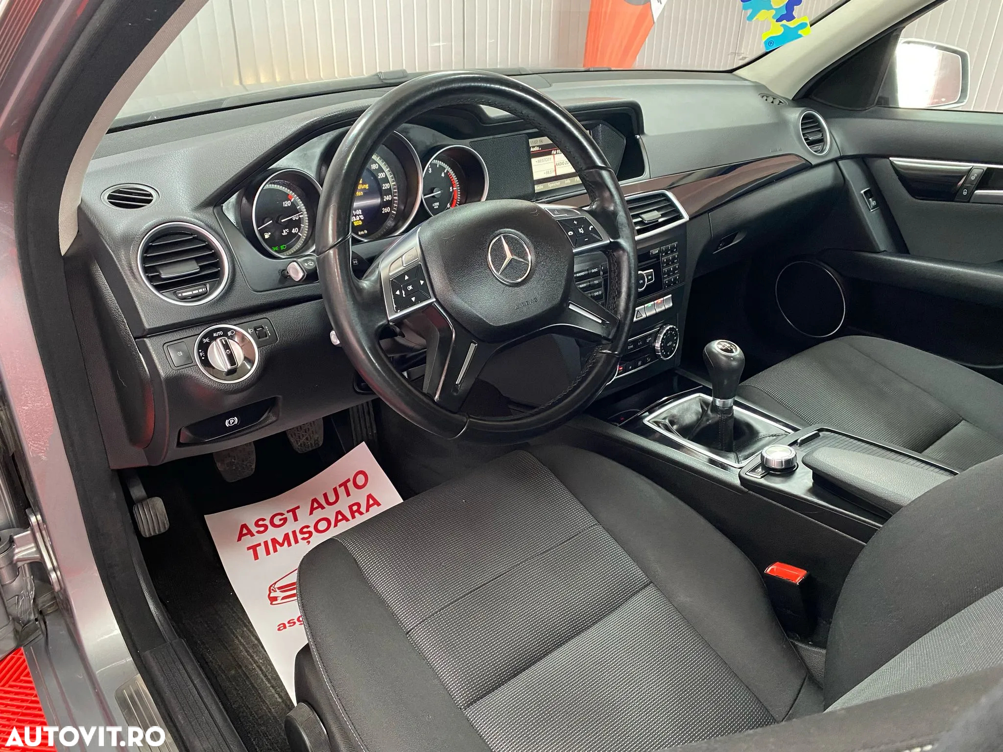 Mercedes-Benz C - 9