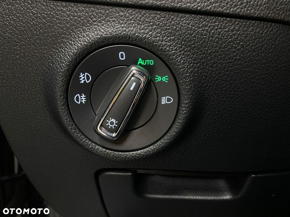 Skoda Superb 2.0 TDI SCR Style DSG - 39