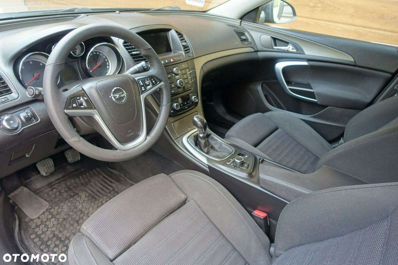 Opel Insignia - 12