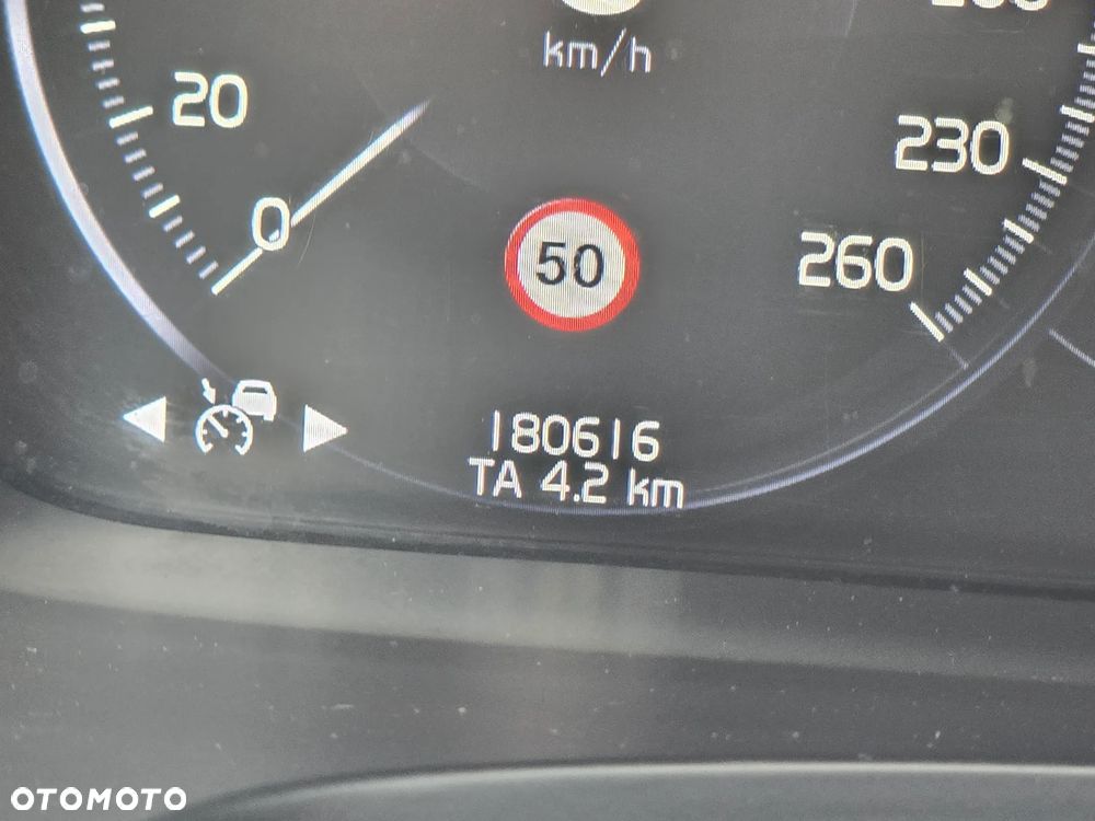 Volvo V90 D4 Inscription - 32