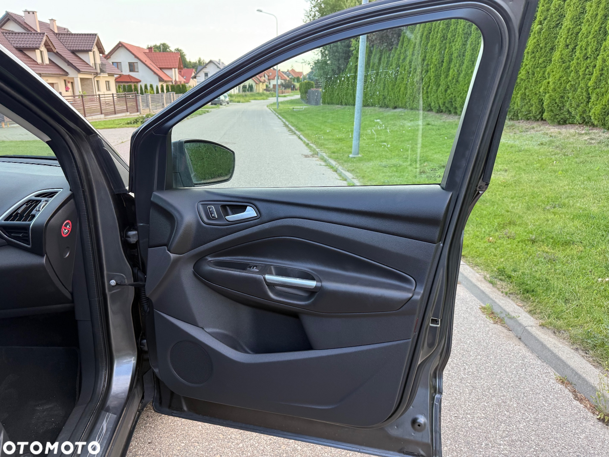 Ford Kuga - 19