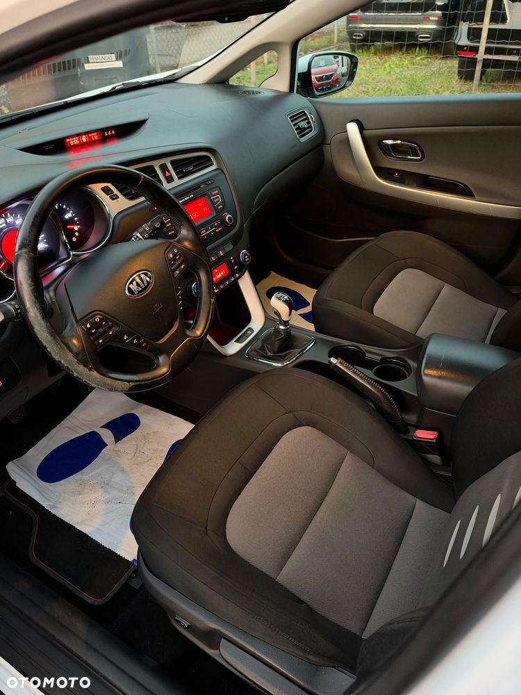 Kia Ceed 1.6 GDI Business Line - 16