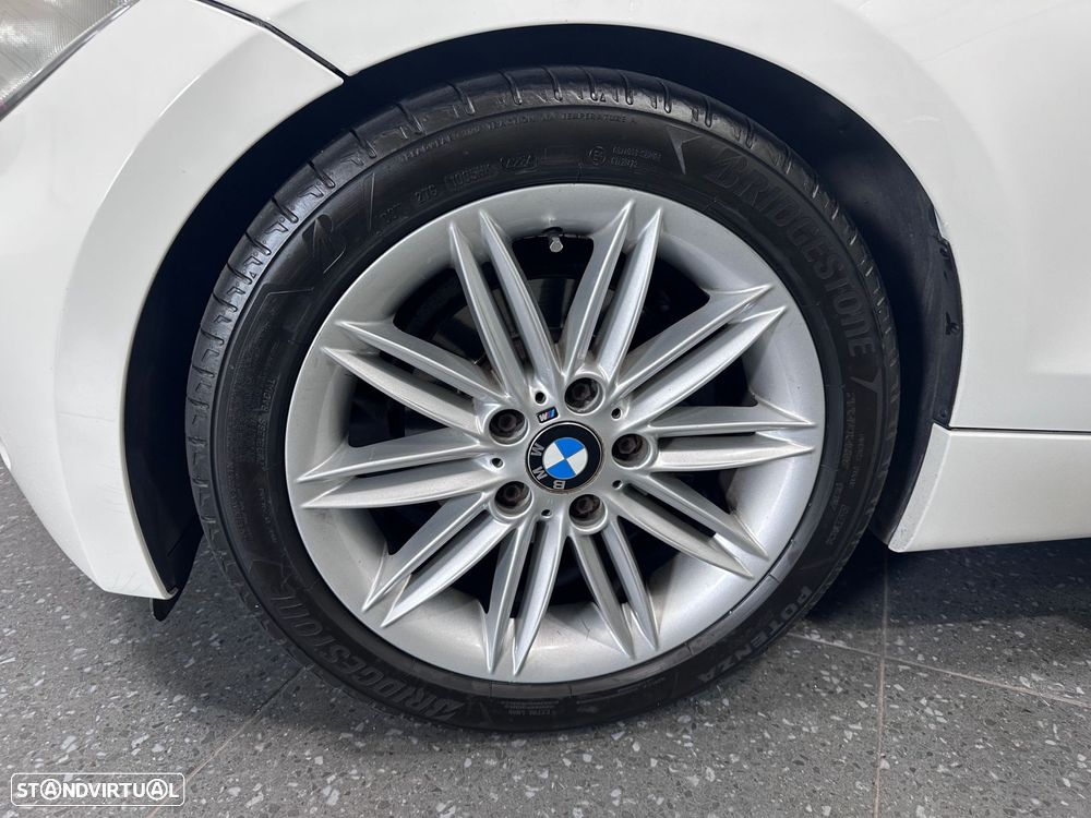 BMW 118 d Pack M - 16