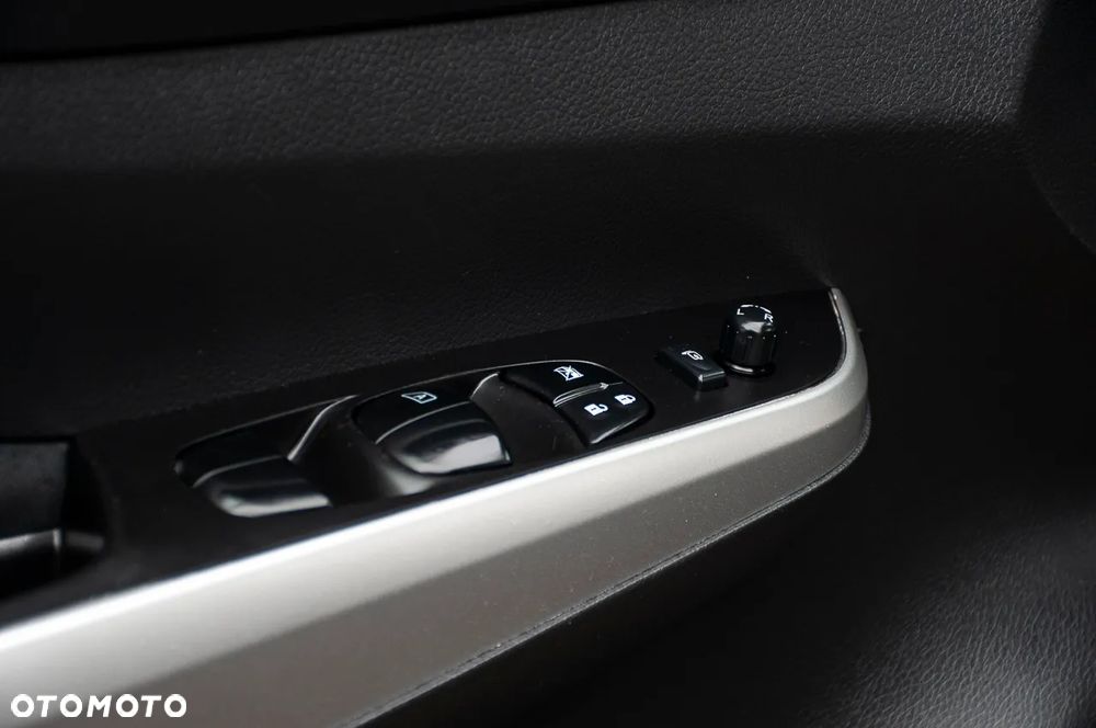 Nissan Navara DPF Autm Platinum - 17