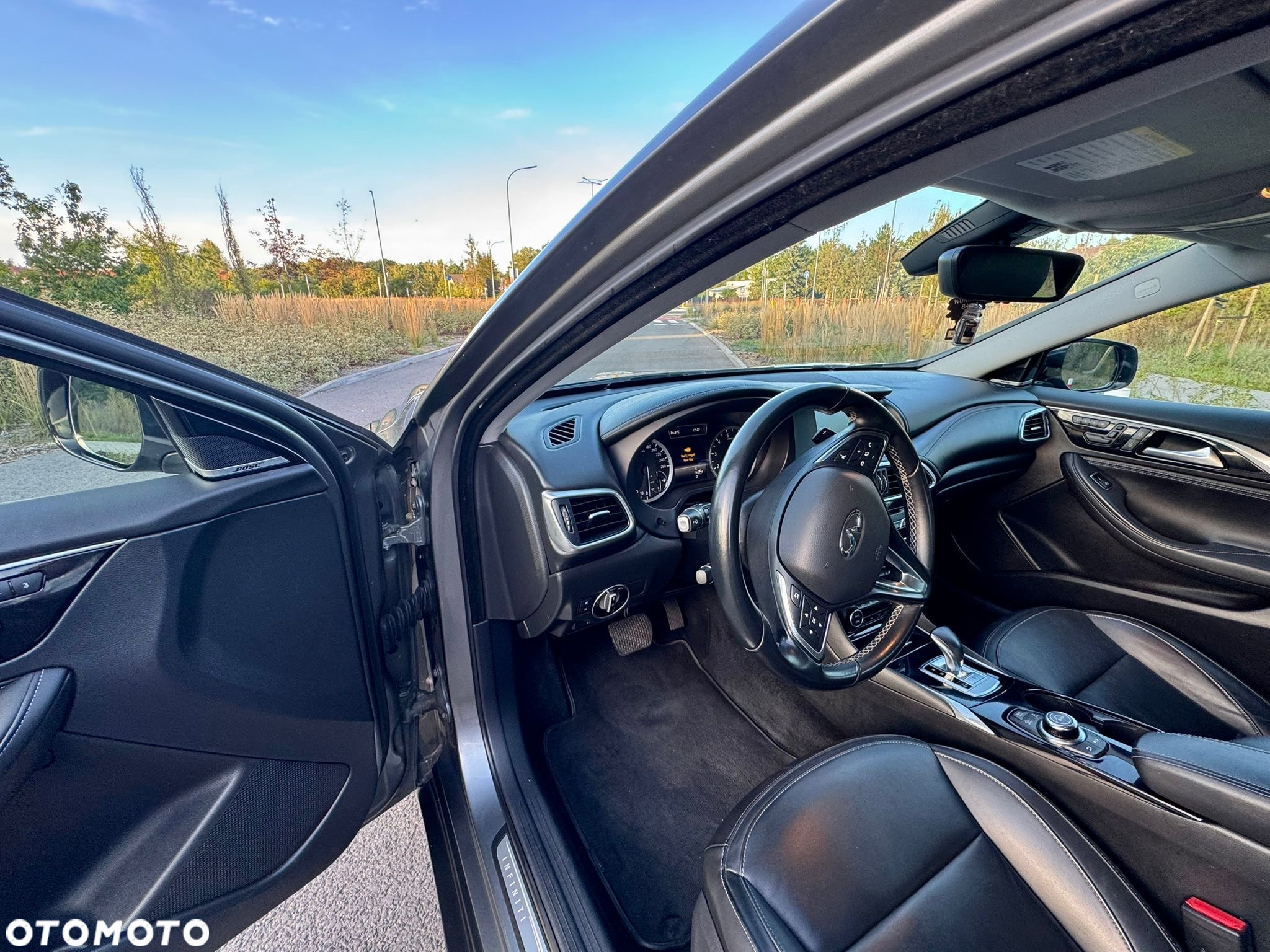 Infiniti QX30 - 14