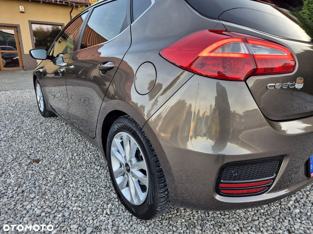 Kia Ceed 1.6 GDI Dream Team Edition - 8