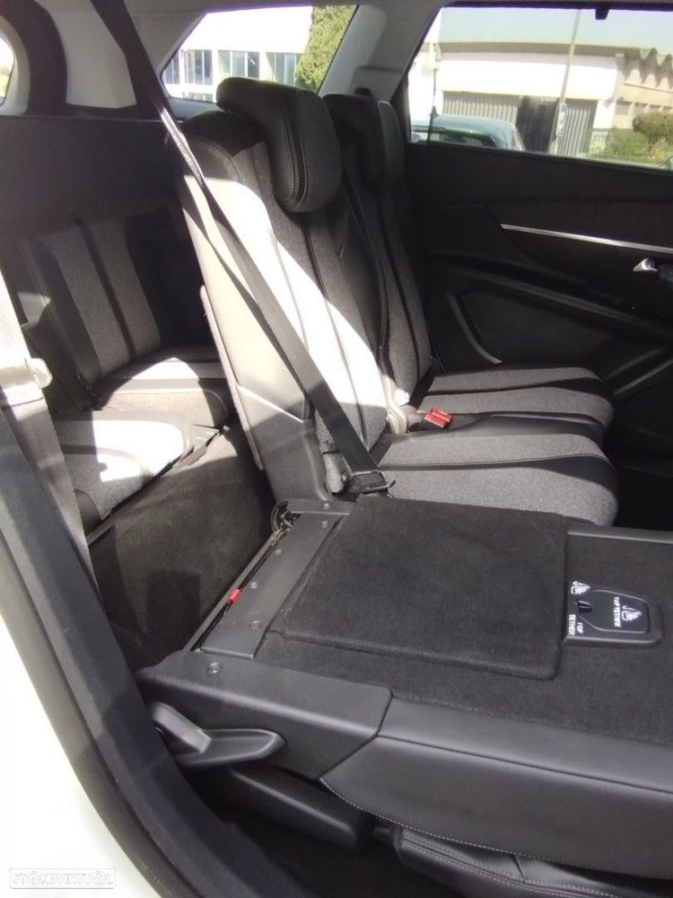 Peugeot 5008 1.2 PureTech Allure J18 - 31