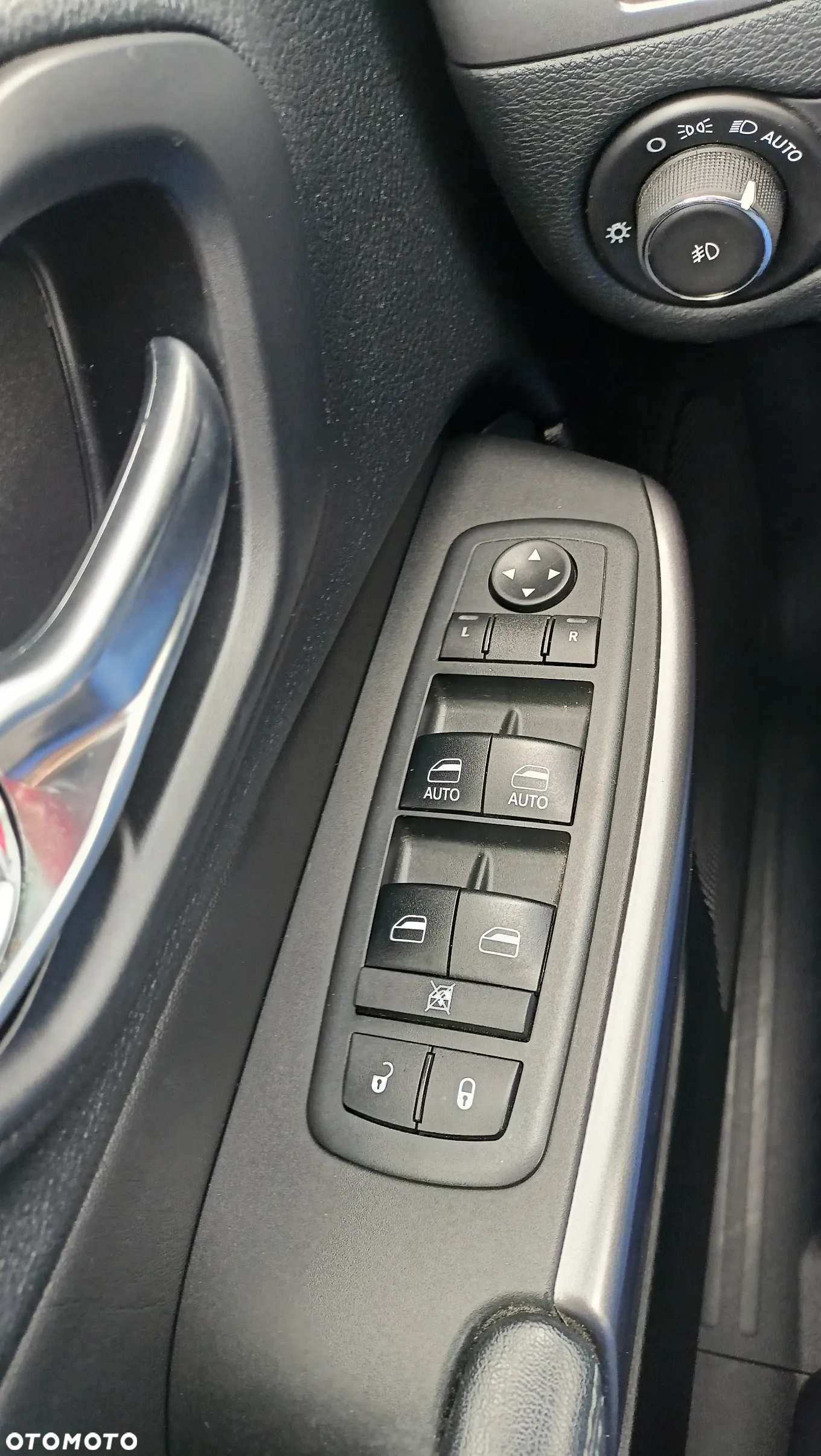 Jeep Cherokee - 10