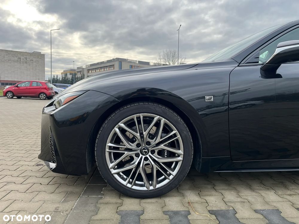 Lexus IS - 9