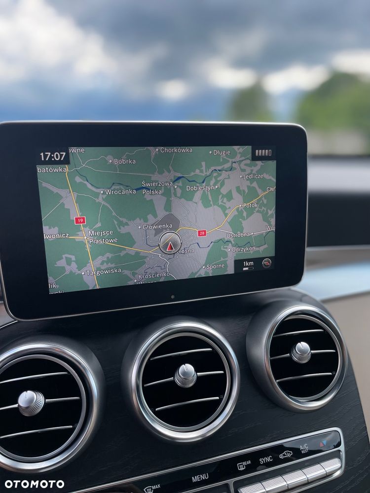 Mercedes-Benz GLC 300 4Matic 9G-TRONIC AMG Line - 25