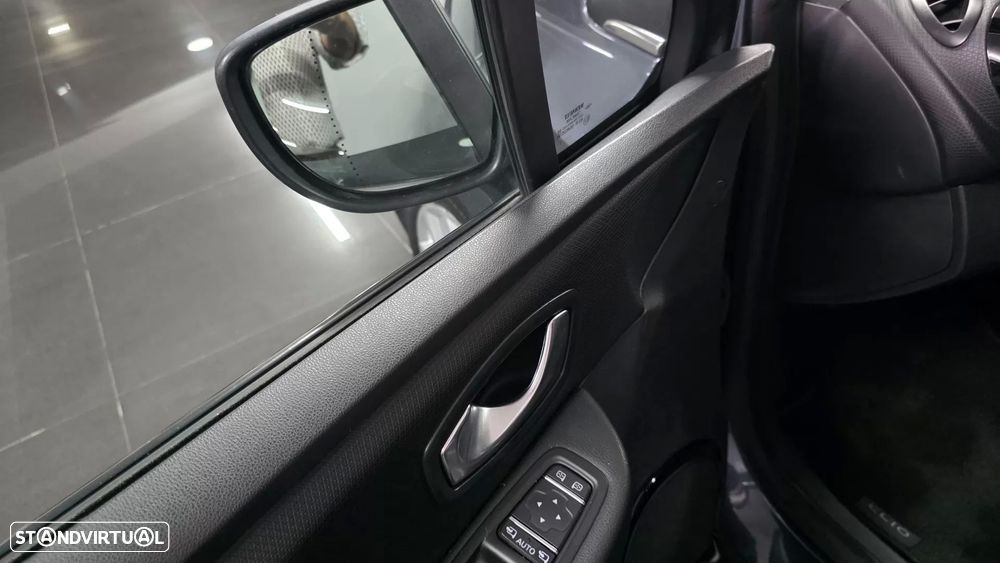 Renault Clio 0.9 TCE Luxe - 24