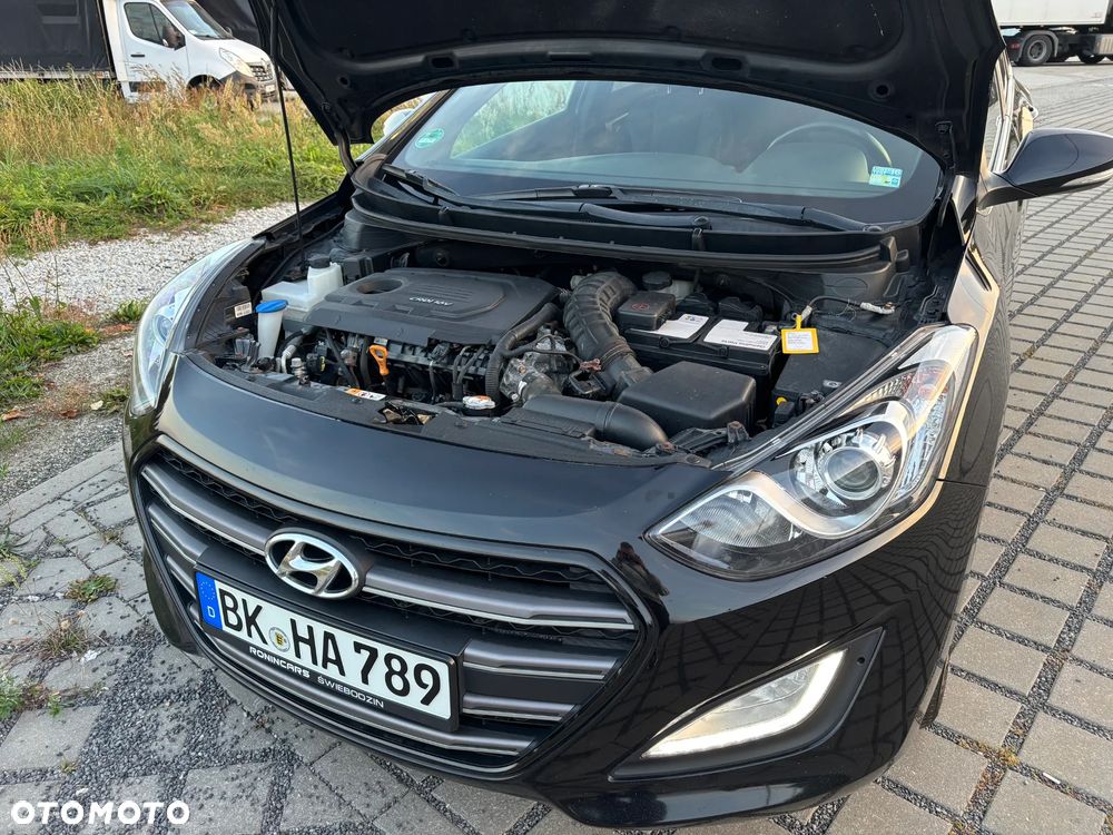 Hyundai i30 blue 1.6 CRDi Passion - 35