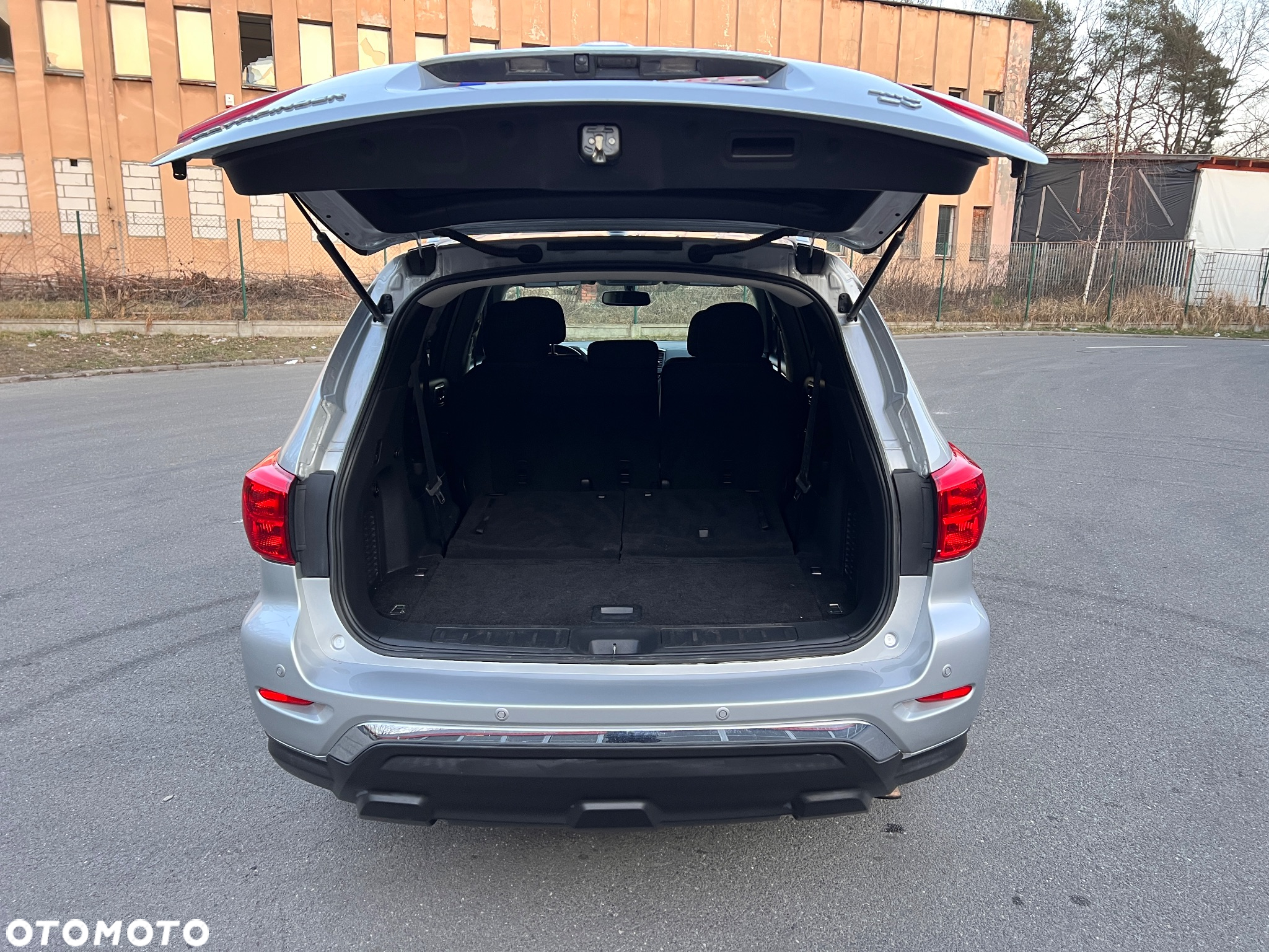 Nissan Pathfinder - 12