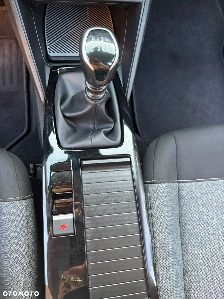Citroën C4 PureTech 130 Stop&Start SHINE - 25