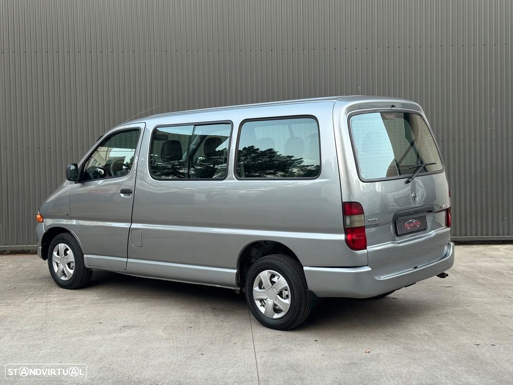 Toyota Hiace - 7