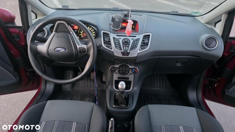 Ford Fiesta - 10