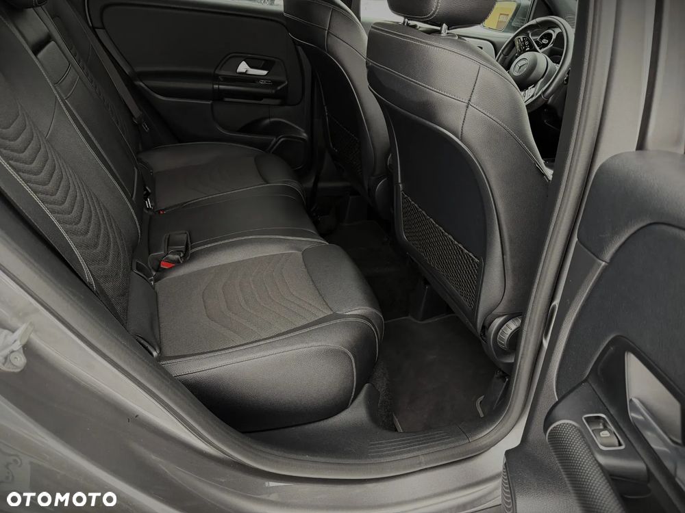 Mercedes-Benz Klasa B 180 7G-DCT Progressive - 25