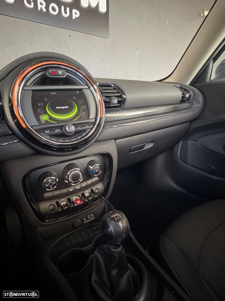 MINI Clubman Cooper Essential - 21