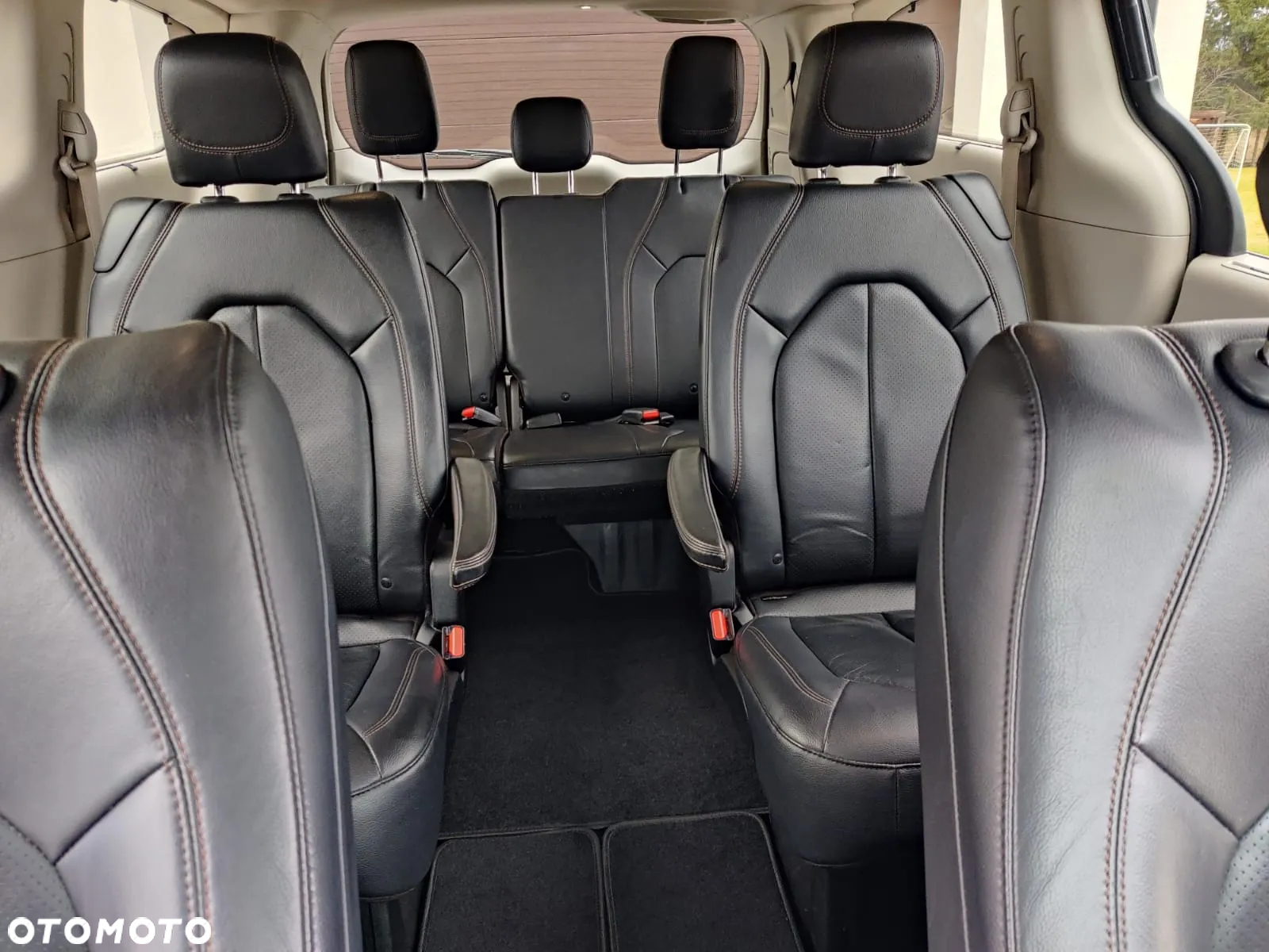 Chrysler Pacifica - 18