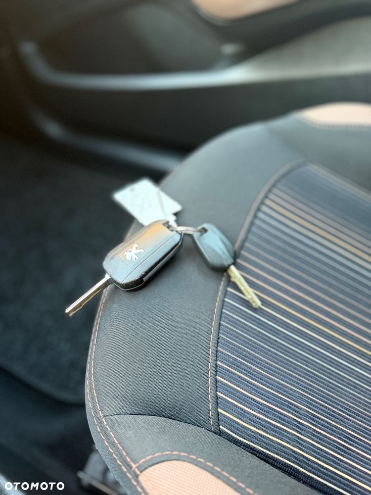 Peugeot 208 82 VTI Allure - 23