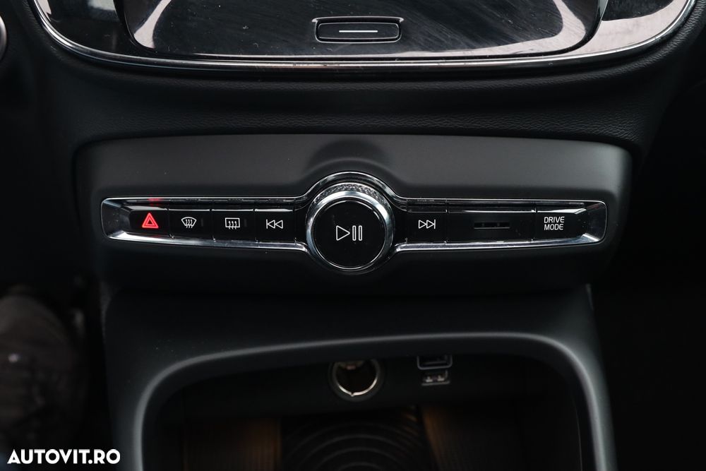 Volvo XC 40 T4 AWD Geartronic R-Design - 23