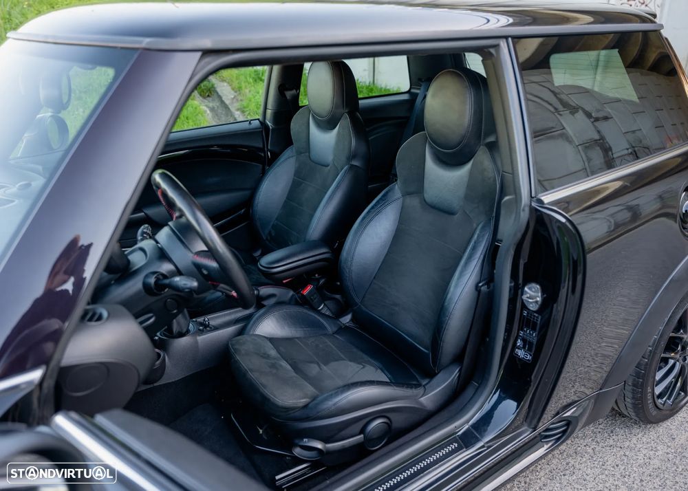 MINI 3 Portas John Cooper Works - 17