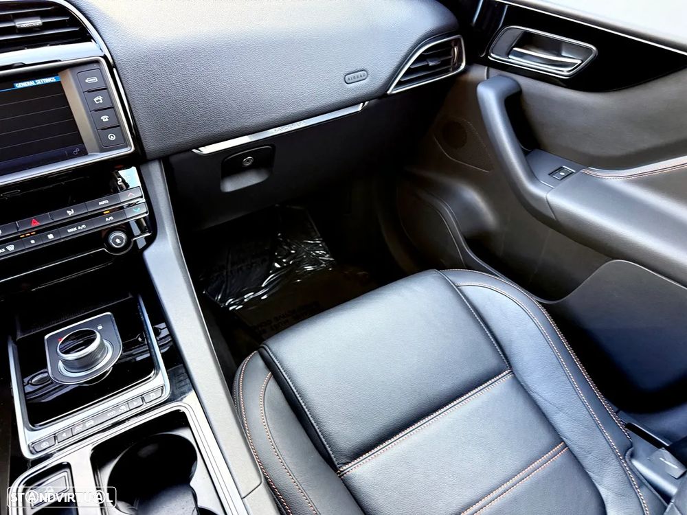 Jaguar F-Pace 20d Aut. Portfolio - 21