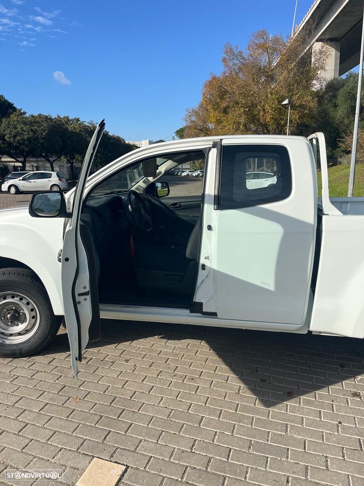 Isuzu D-Max 2.5 DTi CD 4WD LS - 14