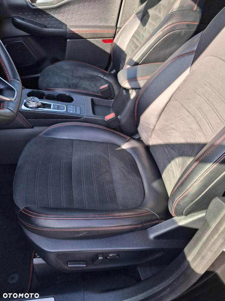 Ford Kuga 2.0 EcoBlue 4x4 ST-LINE - 18
