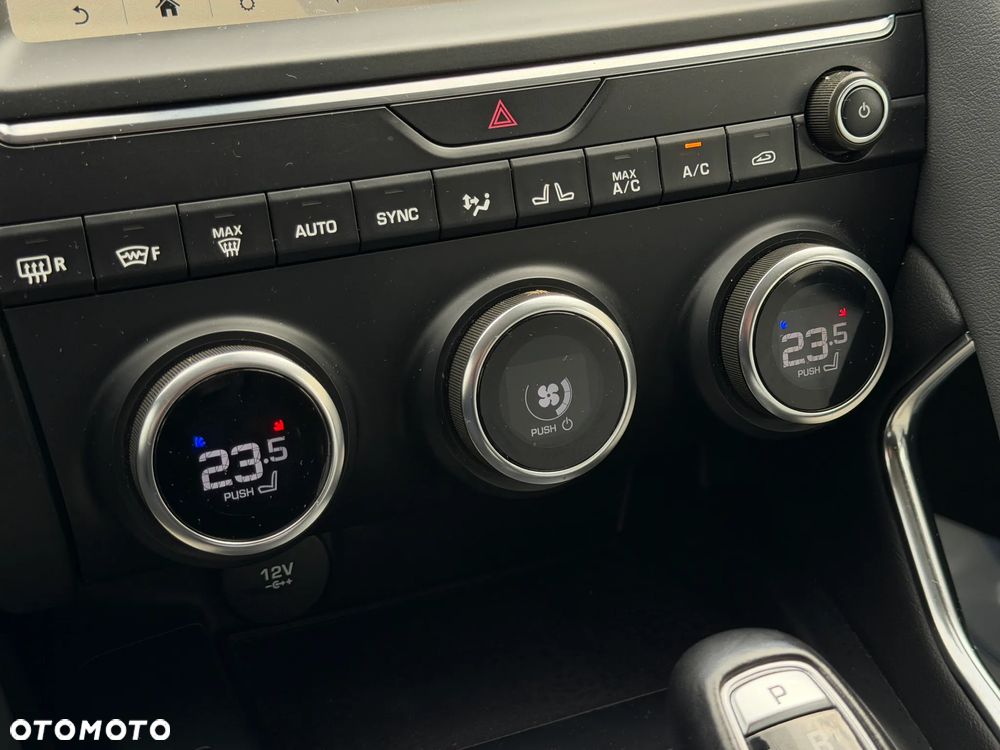Jaguar E-Pace 2.0 i4P AWD SE - 20
