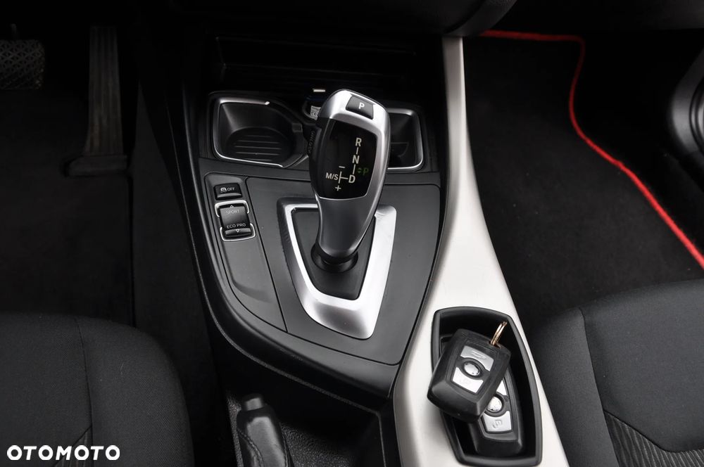 BMW Seria 1 118i Advantage - 13